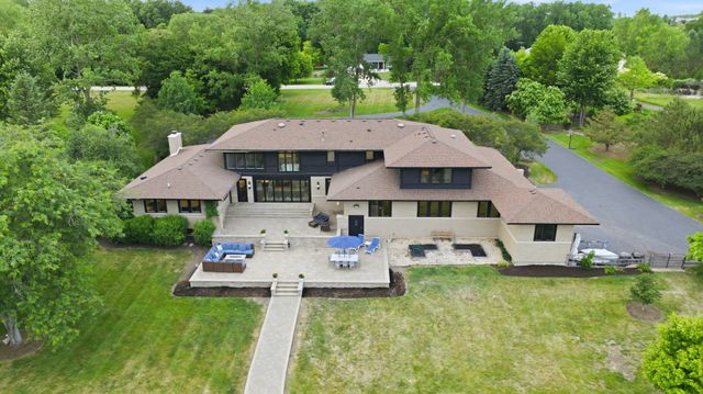 88 Riverwood Drive, Oswego, IL 60543