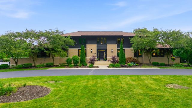 88 Riverwood Drive, Oswego, IL 60543