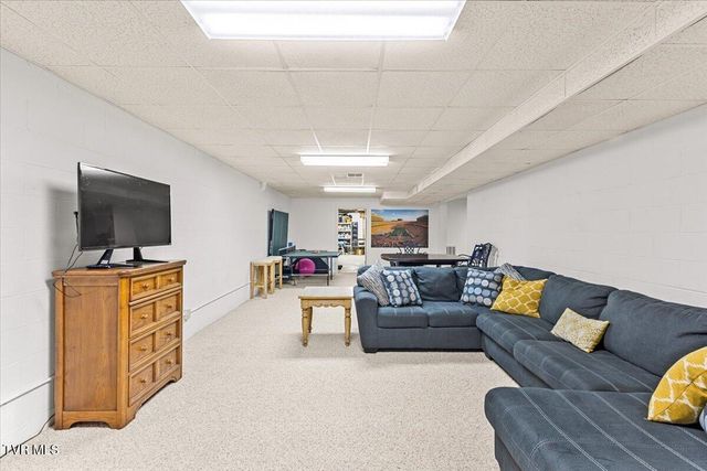 3412 Pine Timbers Drive, Johnson City, TN 37604