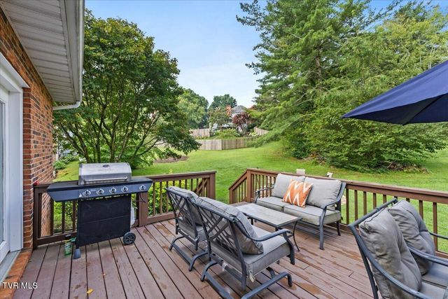 3412 Pine Timbers Drive, Johnson City, TN 37604