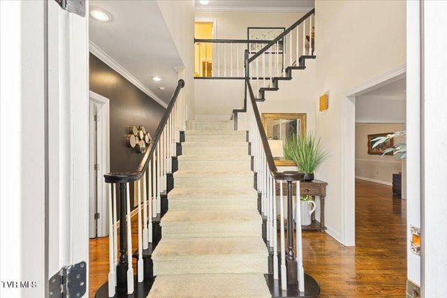 3412 Pine Timbers Drive, Johnson City, TN 37604