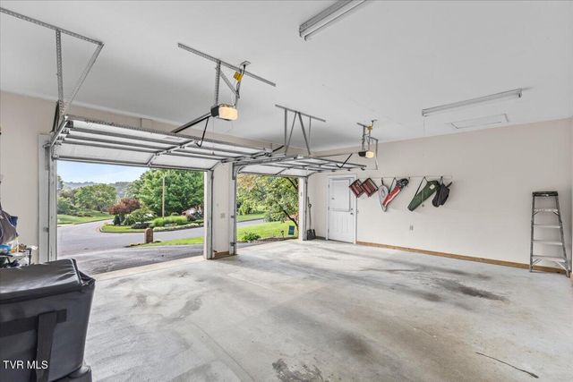 3412 Pine Timbers Drive, Johnson City, TN 37604
