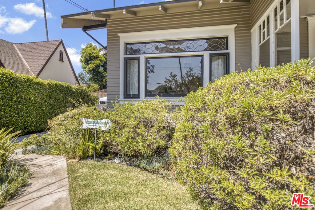 Image 32 of property listing at 991 Palm Terrace, Pasadena, CA 91104