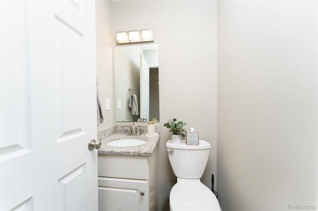 5193 Owen Road, Fenton Charter Township, MI 48451