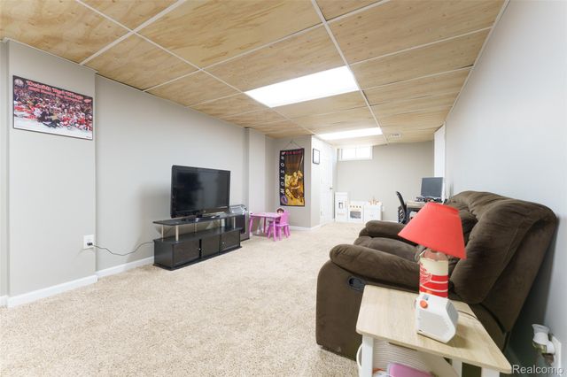 5193 Owen Road, Fenton Charter Township, MI 48451