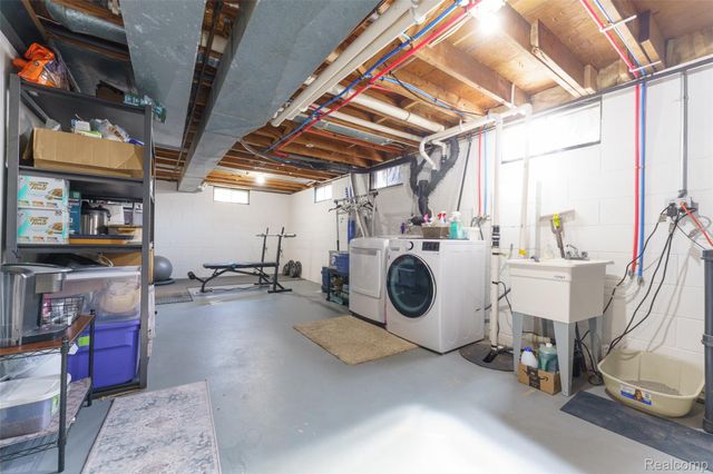 5193 Owen Road, Fenton Charter Township, MI 48451