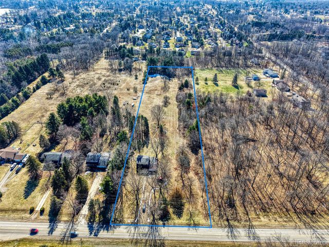 5193 Owen Road, Fenton Charter Township, MI 48451