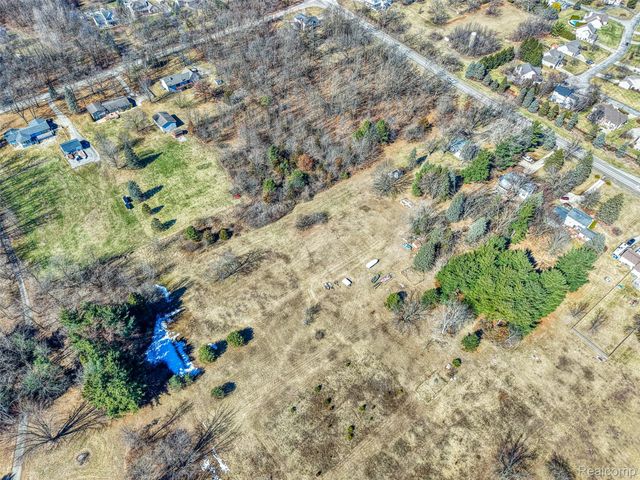 5193 Owen Road, Fenton Charter Township, MI 48451