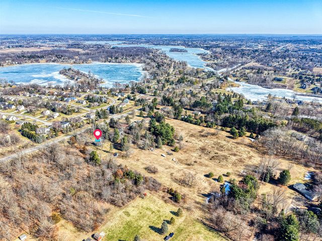 5193 Owen Road, Fenton Charter Township, MI 48451