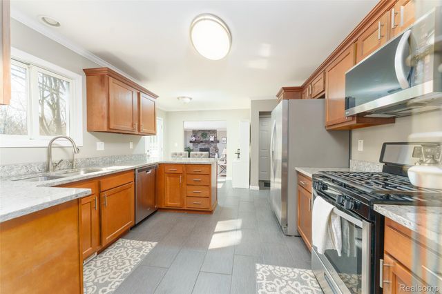 5193 Owen Road, Fenton Charter Township, MI 48451