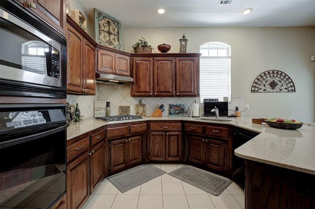 16708 Covington Manor, Edmond, OK 73012