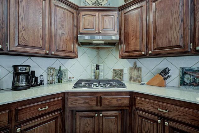 16708 Covington Manor, Edmond, OK 73012