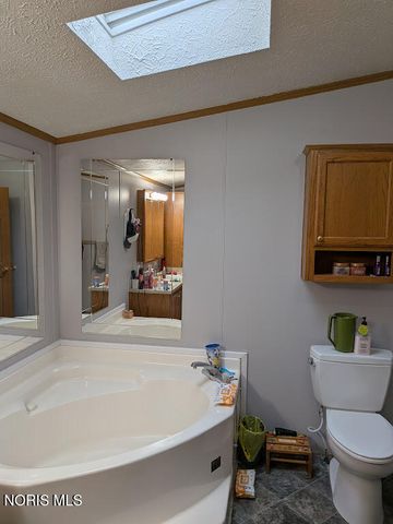 2158 Redbud Lane, Delta, OH 43515