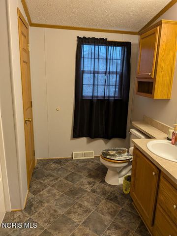 2158 Redbud Lane, Delta, OH 43515