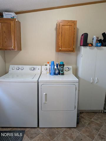 2158 Redbud Lane, Delta, OH 43515