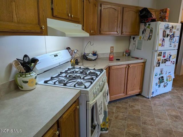 2158 Redbud Lane, Delta, OH 43515