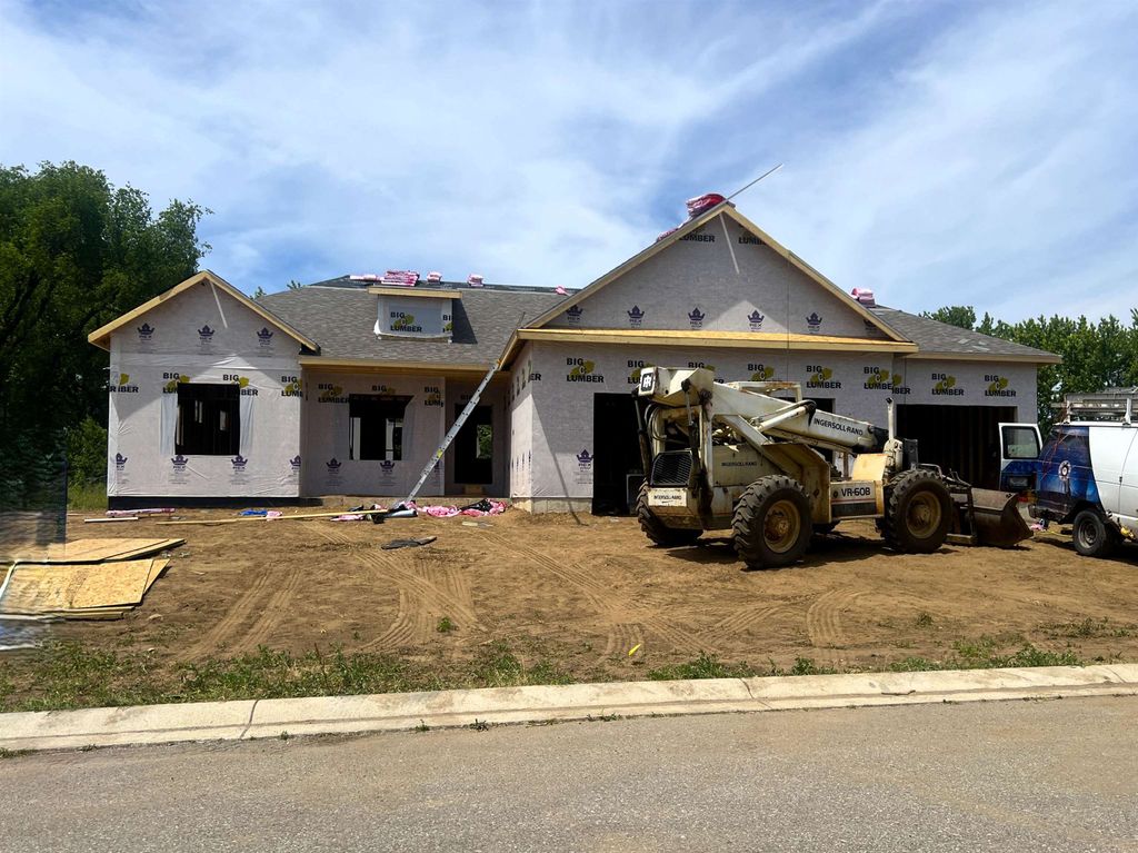 23381 Harold Drive, South Bend, IN 46628