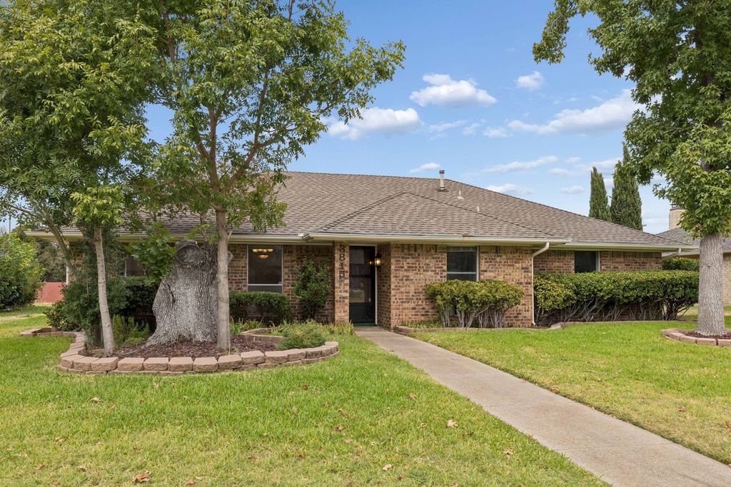 3815 Spring Hollow Drive, Carrollton, TX 75007 — photo 2