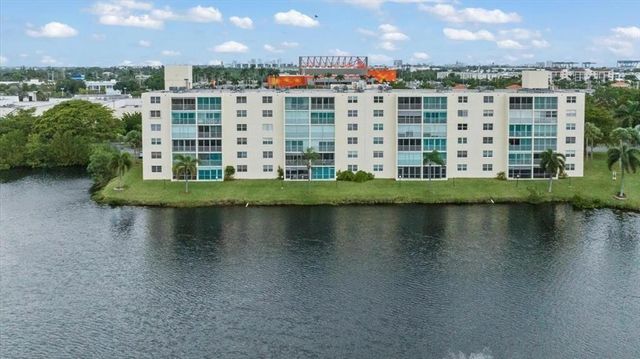 111 SE 3rd Avenue 108, Dania Beach, FL 33004