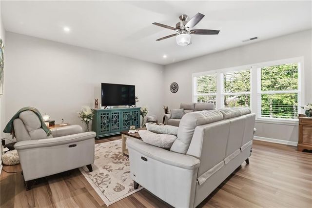 105 Greenbrier Way, Canton, GA 30114