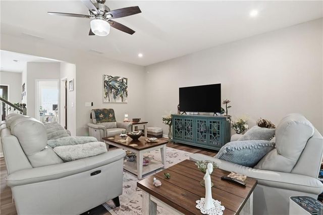 105 Greenbrier Way, Canton, GA 30114