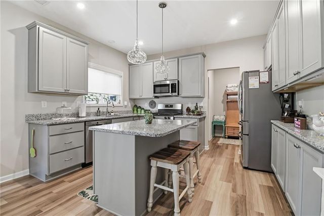 105 Greenbrier Way, Canton, GA 30114
