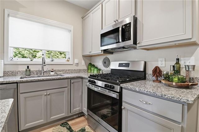105 Greenbrier Way, Canton, GA 30114