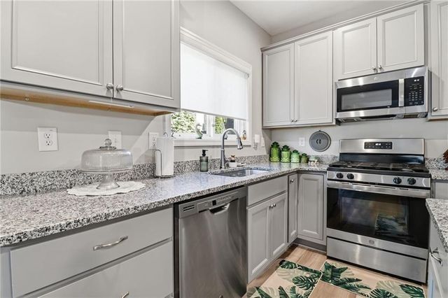 105 Greenbrier Way, Canton, GA 30114