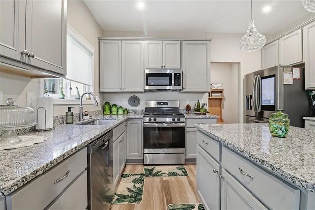 105 Greenbrier Way, Canton, GA 30114