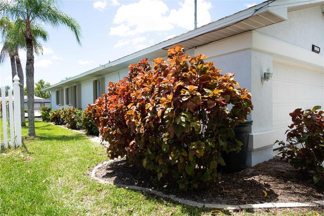 2122 SE 6TH AVENUE SE, Cape Coral, FL 33990