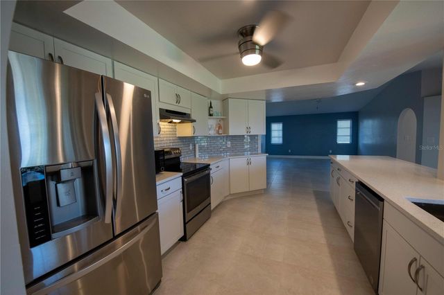 2122 SE 6TH AVENUE SE, Cape Coral, FL 33990