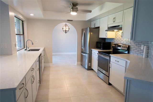 2122 SE 6TH AVENUE SE, Cape Coral, FL 33990