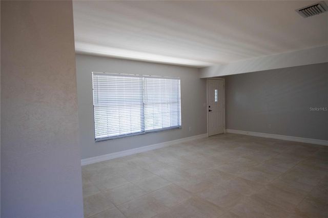 2122 SE 6TH AVENUE SE, Cape Coral, FL 33990