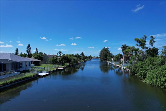 2122 SE 6TH AVENUE SE, Cape Coral, FL 33990