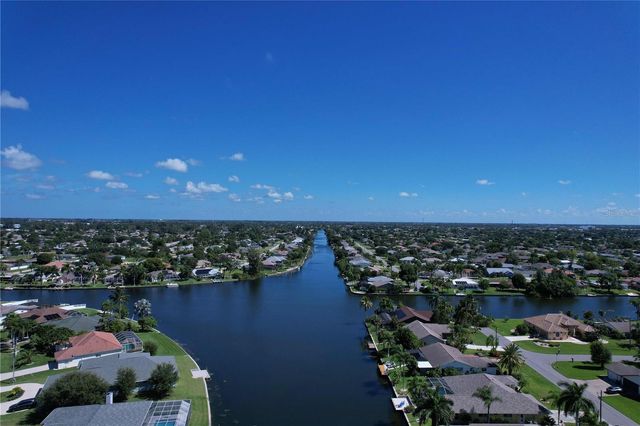 2122 SE 6TH AVENUE SE, Cape Coral, FL 33990