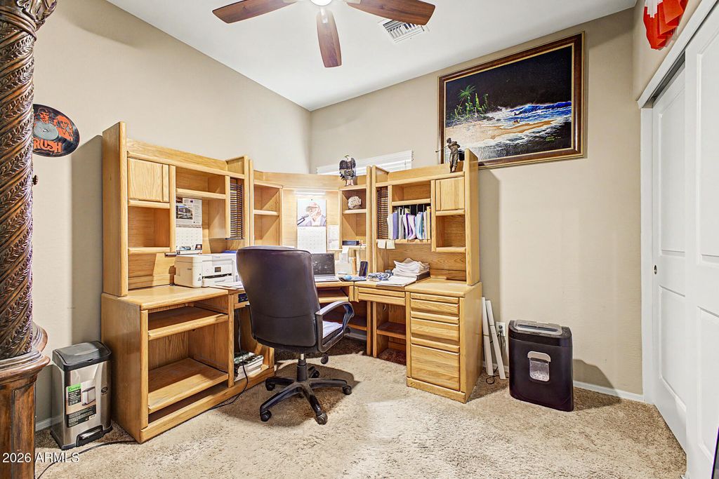 Image 22 of property listing at 614 W KERRY Lane, Phoenix, AZ 85027