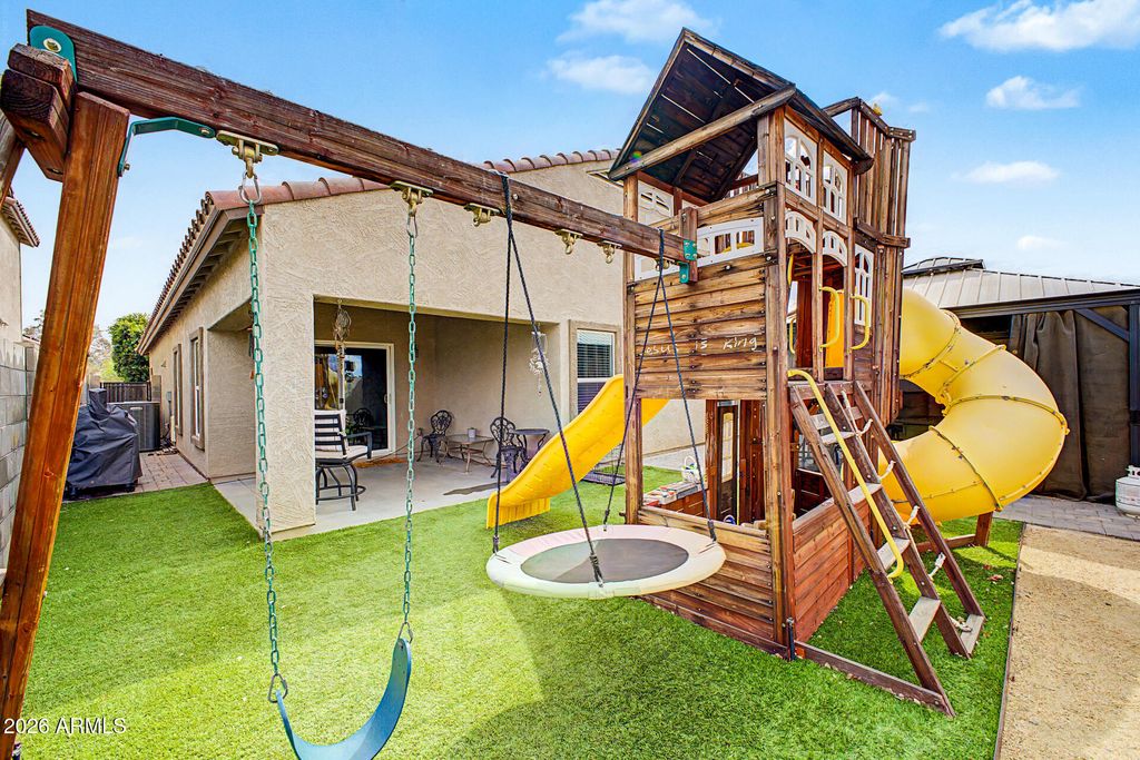 Image 28 of property listing at 614 W KERRY Lane, Phoenix, AZ 85027