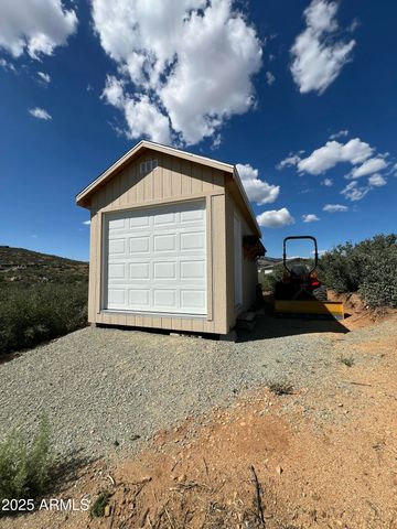 102 N Grantland Road, Dewey, AZ 86327