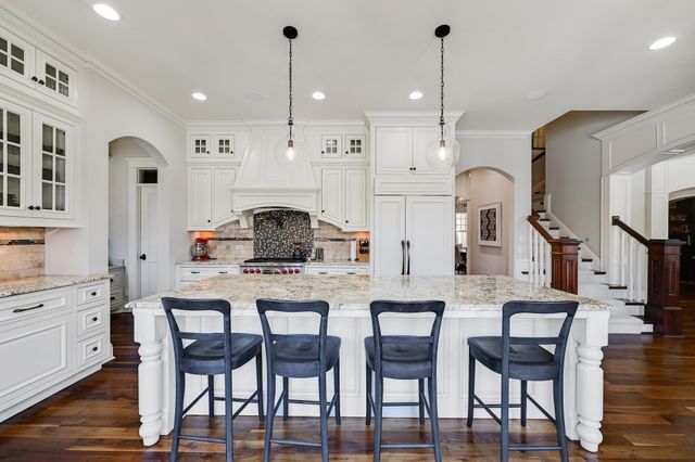 5500 Halifax Lane, Edina, MN 55424