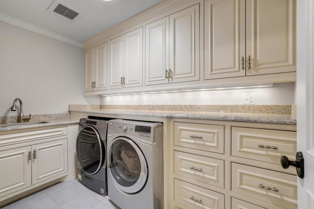 5500 Halifax Lane, Edina, MN 55424