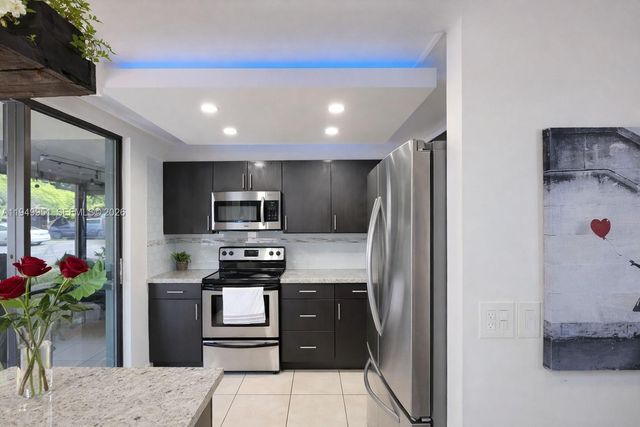 661 NE 195th St 103, Miami, FL 33179