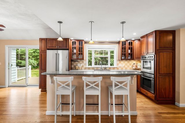 132 Cold Spring Rd, Westford, MA 01886