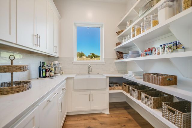 120 Nattie Woods, Bluffton, TX 78657