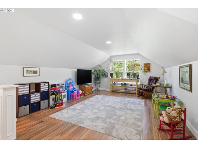 29778 GIMPL HILL Rd, Eugene, OR 97402