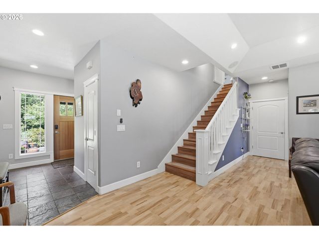 29778 GIMPL HILL Rd, Eugene, OR 97402