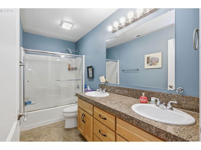 29778 GIMPL HILL Rd, Eugene, OR 97402