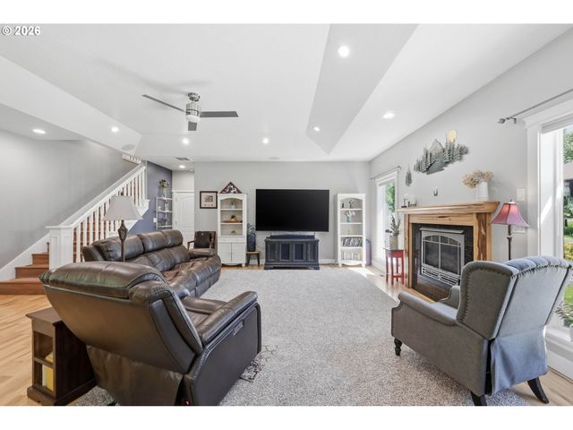 29778 GIMPL HILL Rd, Eugene, OR 97402