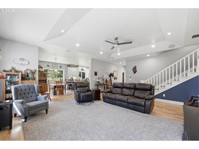 29778 GIMPL HILL Rd, Eugene, OR 97402