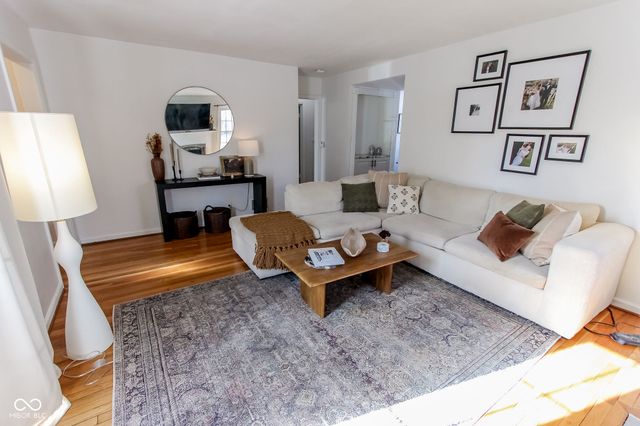 2428 McLeay Drive, Indianapolis, IN 46220