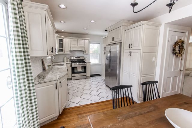 2428 McLeay Drive, Indianapolis, IN 46220